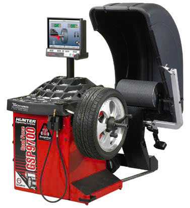 Dấu Hiệu Cho Thấy Xe Của Bạn Cần Cân Mâm Bấm Chì Ngay Lập Tức